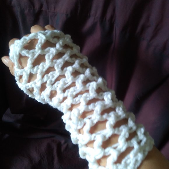 Victorian gloves - AKA Spiderellas - Picture 6 of 9